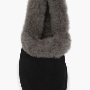UGG Nita Black and Gray Women's Slippers. Warm and Fuzzy!